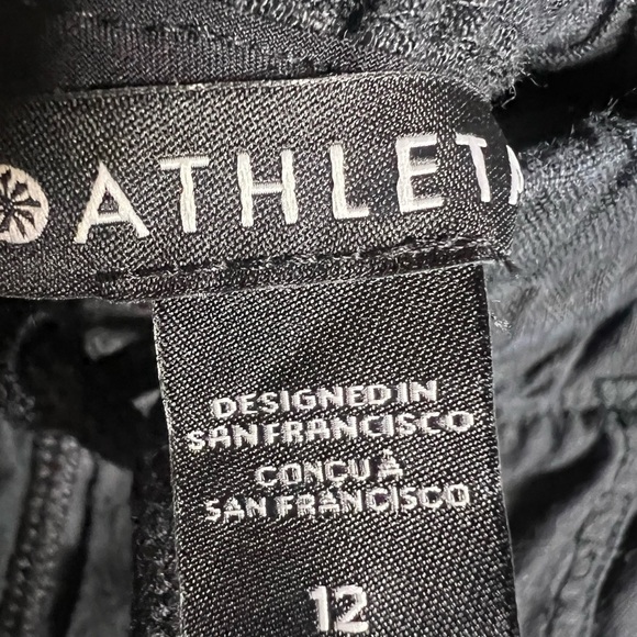 Athleta Cabo Linen 4'" Short in size 12. - Picture 7 of 9